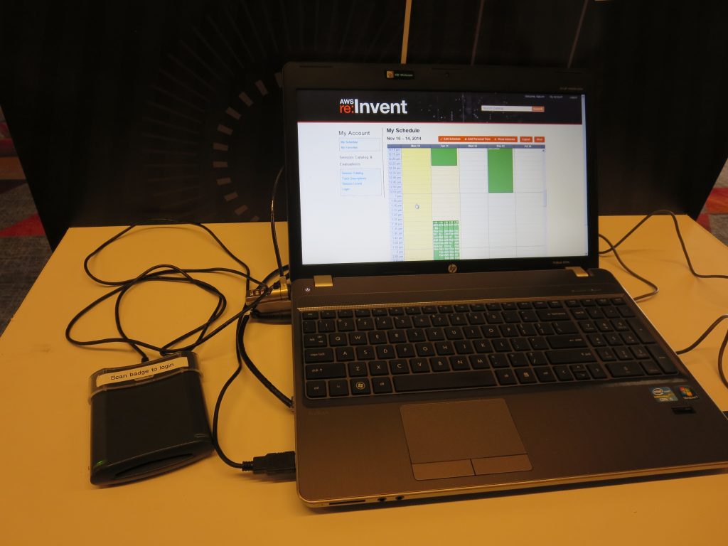 AWS re:Invent 2014 現地リポート 第1弾: EvaluationsボードのPCでセッションの確認(カードリーダ利用）